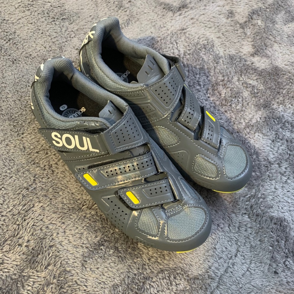 soulcycle Gray Athletic Cycling Shoes with Yellow Accents